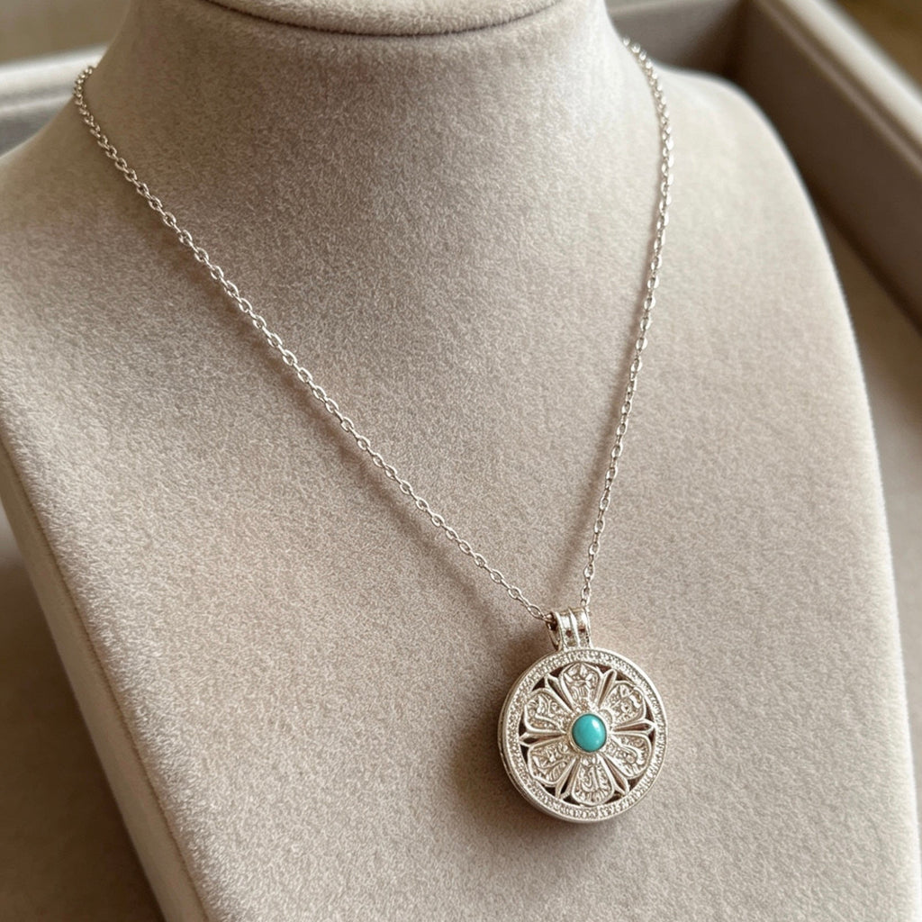 Silver Spinning Pendant Necklace with Turquoise Centre Stone