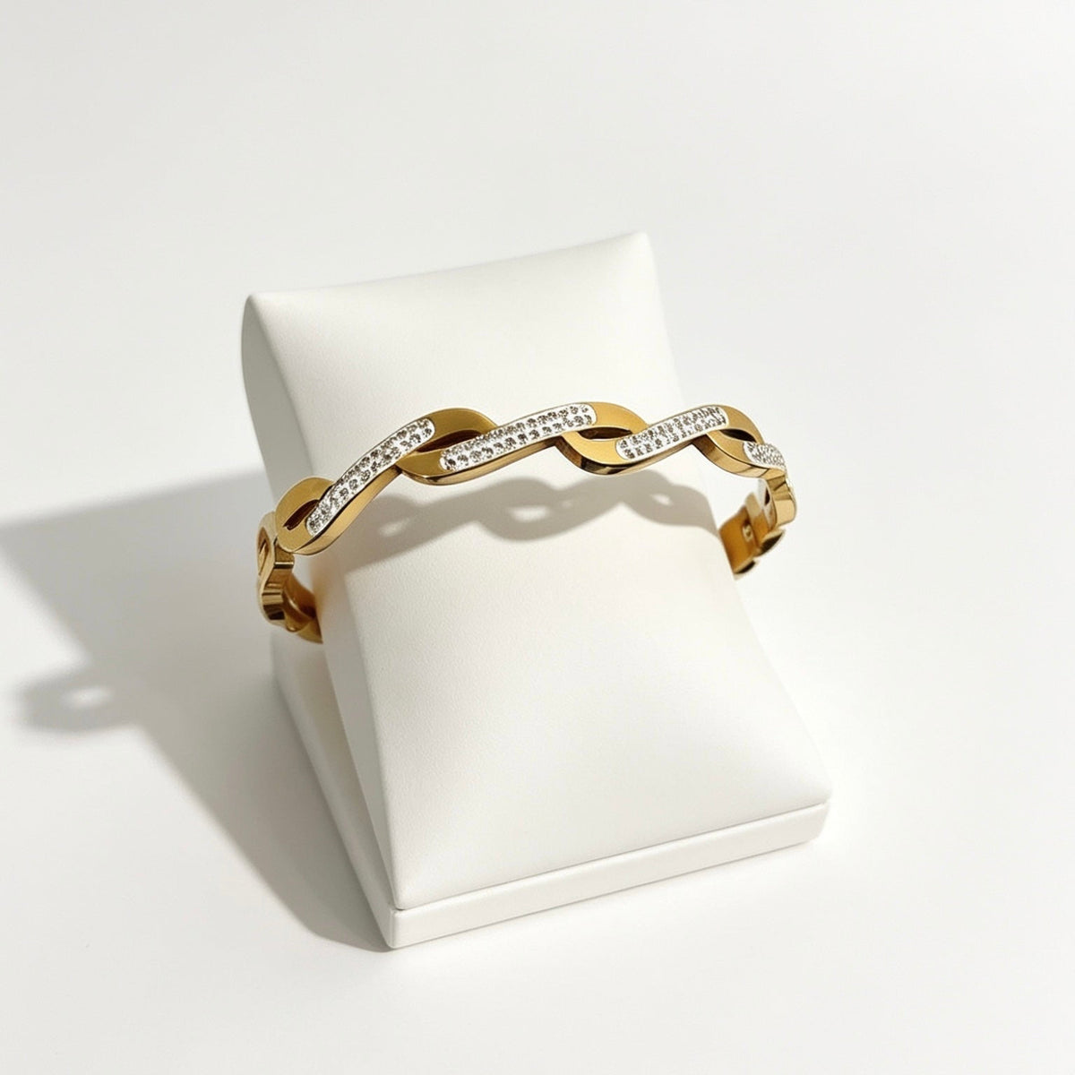 Gold Infinity Link bracelet